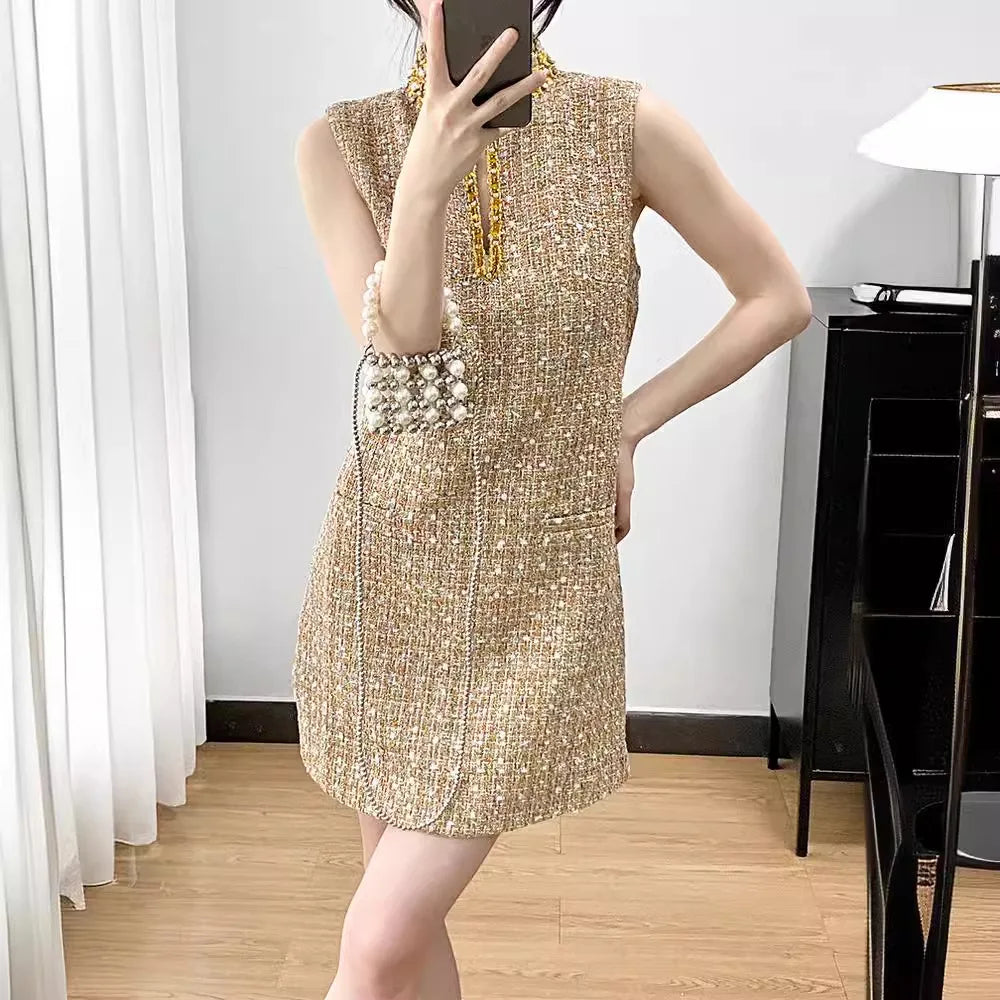 2024 Frühlings Sommer Tweed Mini Kleid Frauen schwere Industrie Perlen Luxusstand Halsband Diamanten hohl aus kurzer Vestidos F286