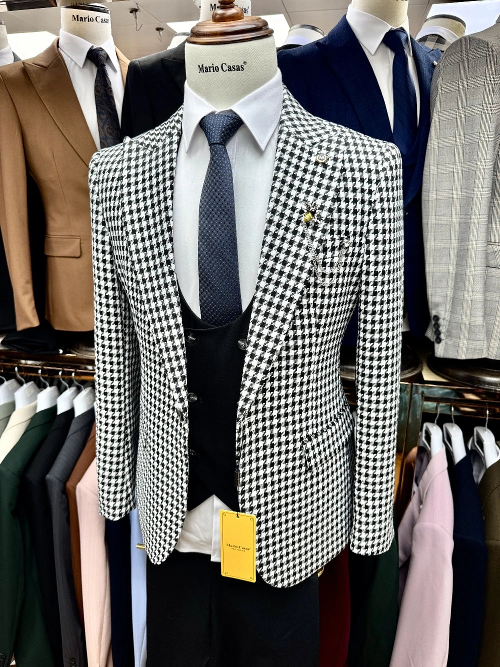 On Sale Office 3-pieces Men's Suit Patterned Handsome Jacket Pants Vest Groom Wear Four Seasons Stylish Single Breasted Set