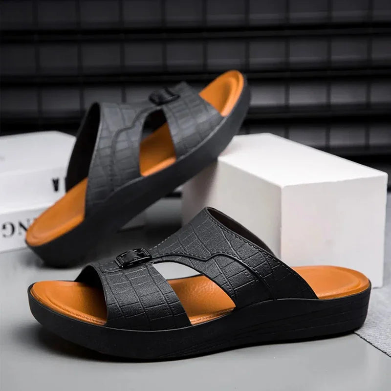 New Men's Outdoor Home Slippers Sports and Leisure Shoes Men's Beach Slippers Anti Slip and Wear-resistant Leather Slippers