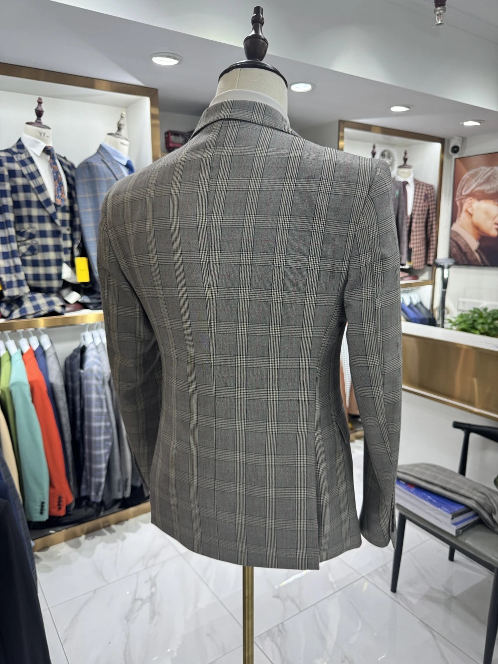 Decent Grid Pattern Groom Wear Hot Sale Elegant Suit Jacket Vest Pants Charming 2025 Handsome Successful Business Man Tuxedo Set