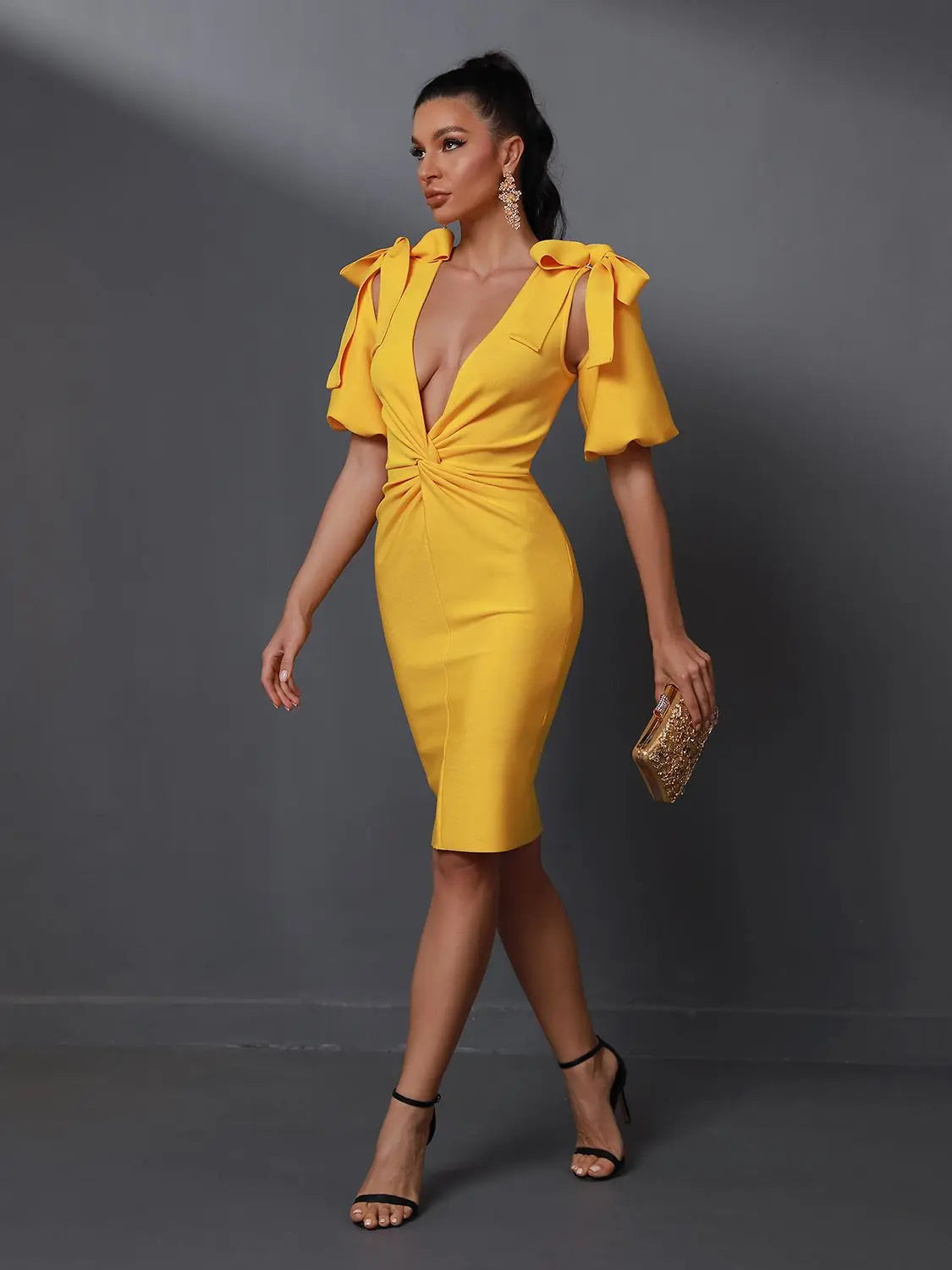 Abito di bendaggio giallo donne abiti da festa sexy bodycon goldone drappeggiato profondo v collo di compleanno club outfit estate 2023