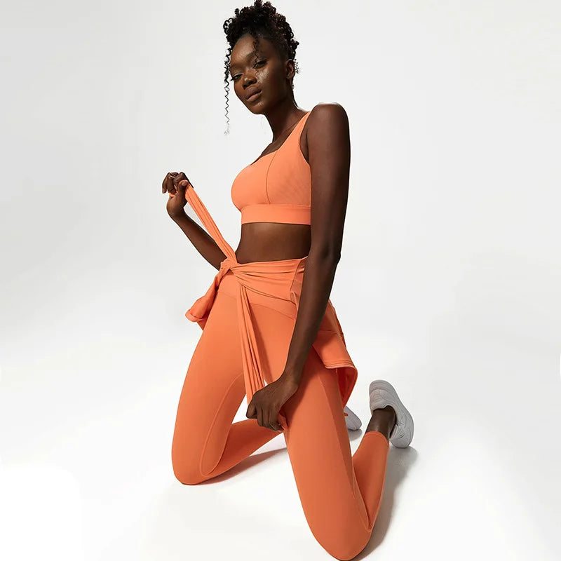 2023 PLUS TAILLES SUIGNES DE LA SIGNE FEMMES SET SPORTS SPORTS Vestes de gymnase + Bra + Leggings Vêtements pour la tenue de tenue de sport pour femmes