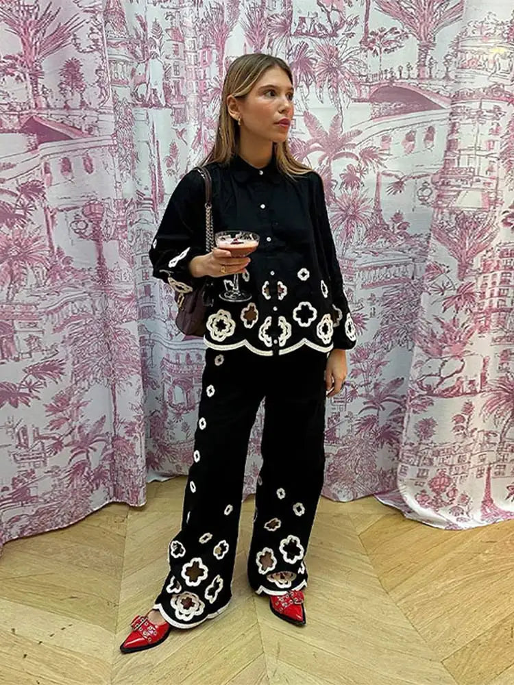 Chic Hook Flower Hollow Out Pantalon de dentelle pour femmes Set Retro Lapel Long Lantern à manches Lantern Shirt 2024 New Lady Party Tenue élégante