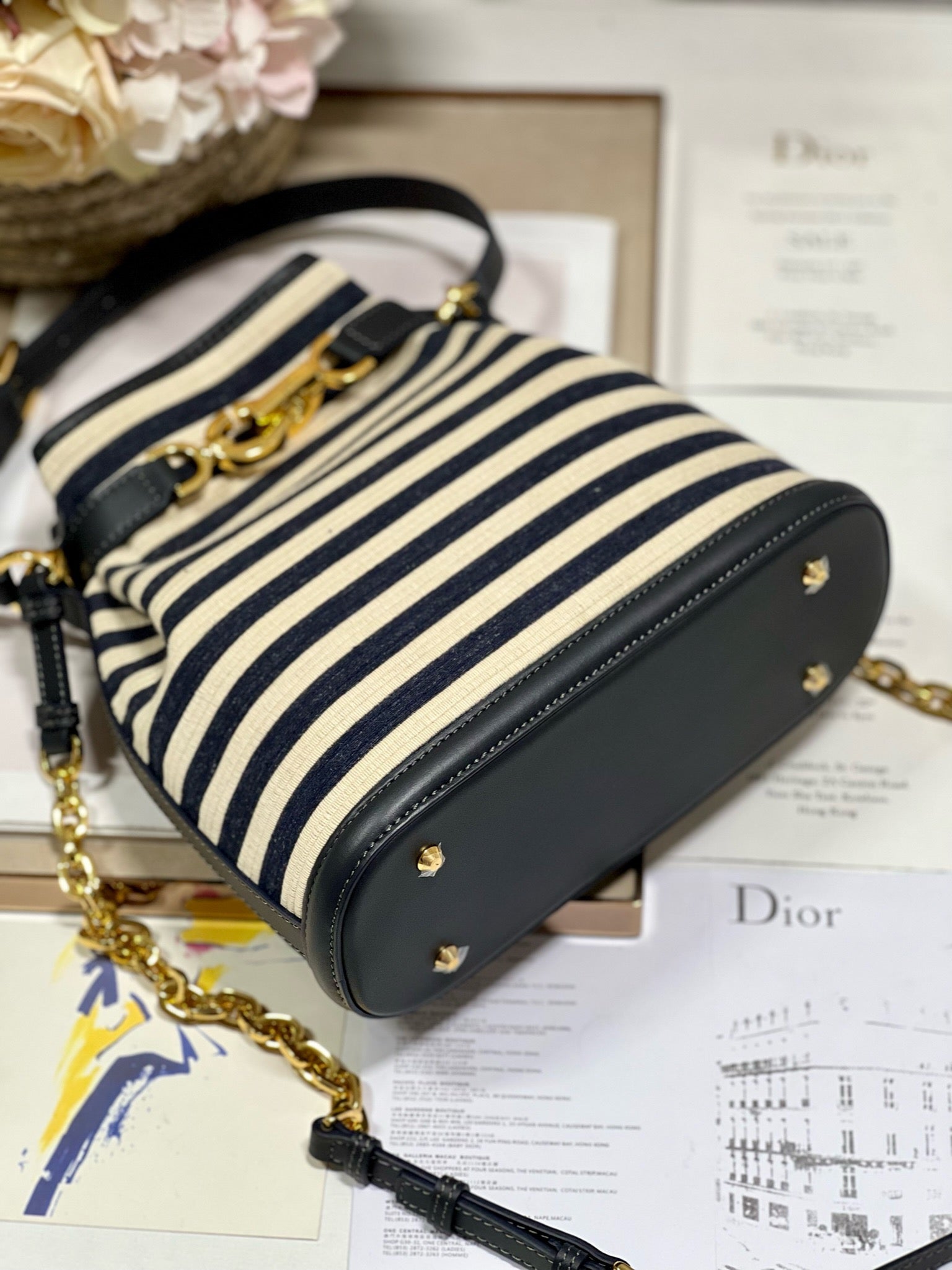 Luxury Striped Canvas Bucket Bag – Effortless Style with a Nautical Touc
