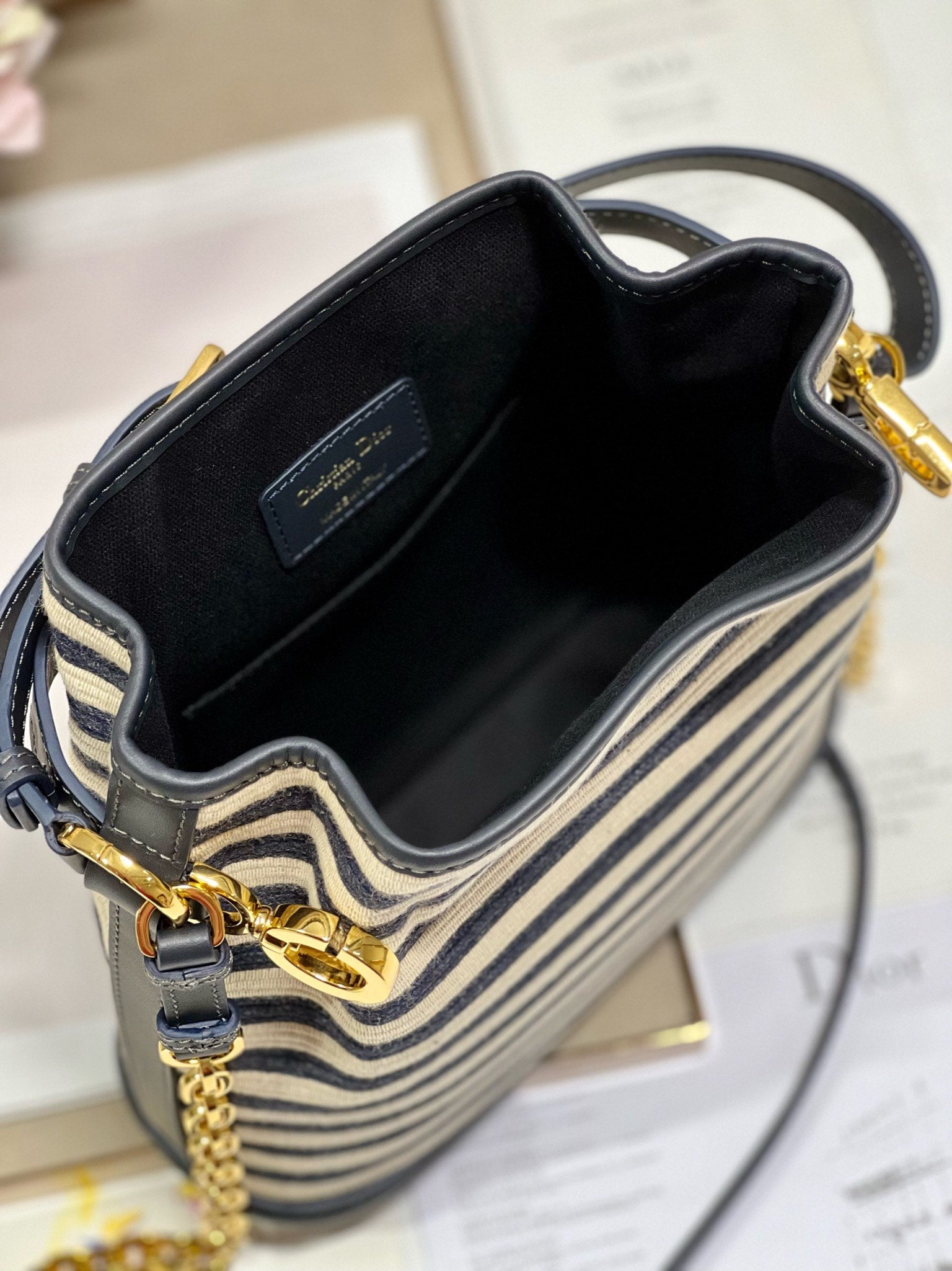 Luxury Striped Canvas Bucket Bag – Effortless Style with a Nautical Touc